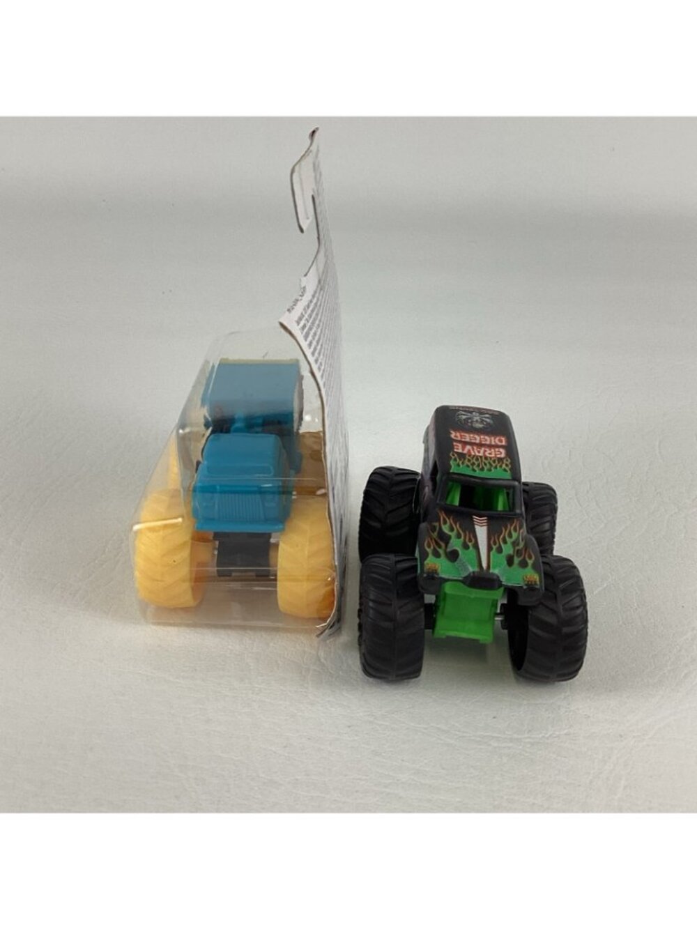 Hot Wheels Monster Trucks Will Trash It All Grave Digger mini plastic bundle lot - Picture 3 of 6